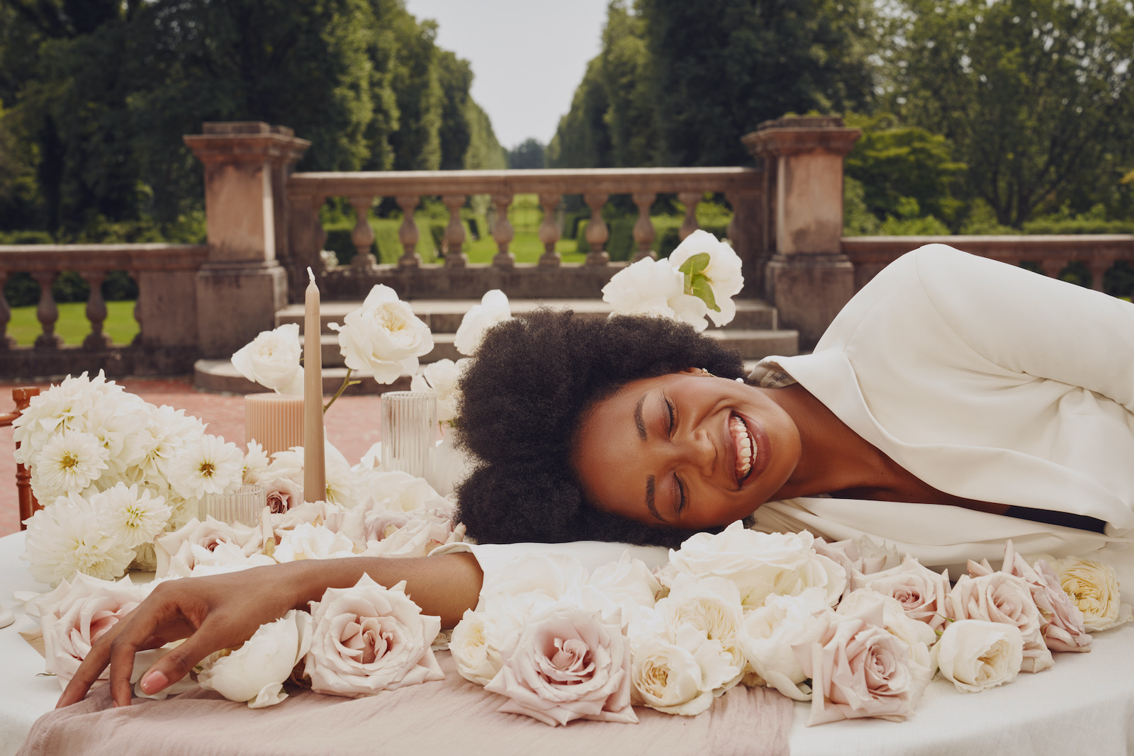 SUITSHOP width: height: